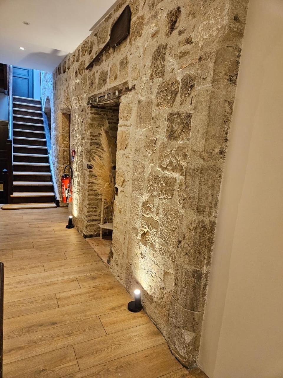 Le Beffroi Aparthotel Tournon-dʼAgenais Exterior foto