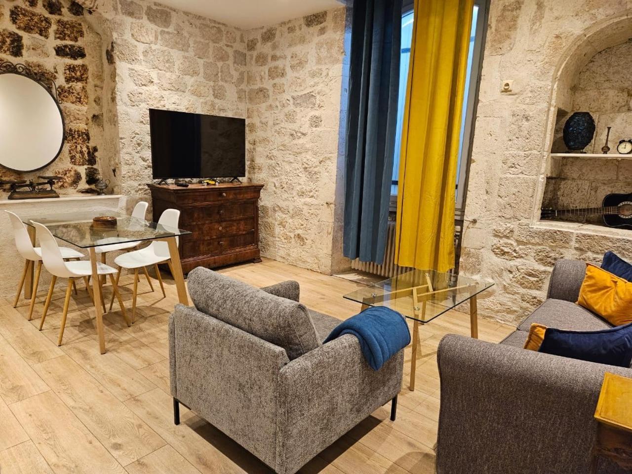 Le Beffroi Aparthotel Tournon-dʼAgenais Exterior foto